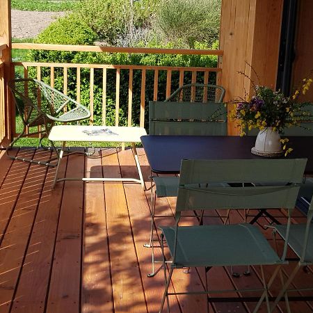 La Cabane Du Jardin Bongheat Buitenkant foto