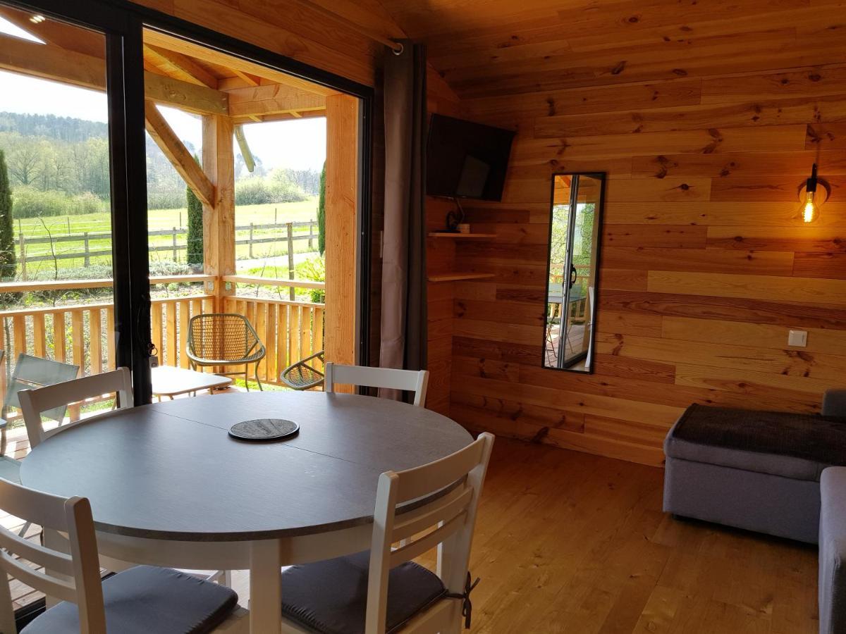 La Cabane Du Jardin Bongheat Buitenkant foto